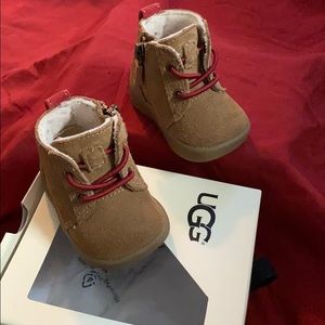UGG unisex